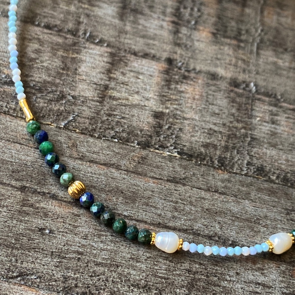 NEW Delicate Green Malachite and Opal Beaded Necklace with Gold Accents - Picture 5 of 9